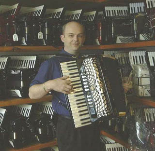 John Romero - Professional midi accordionist